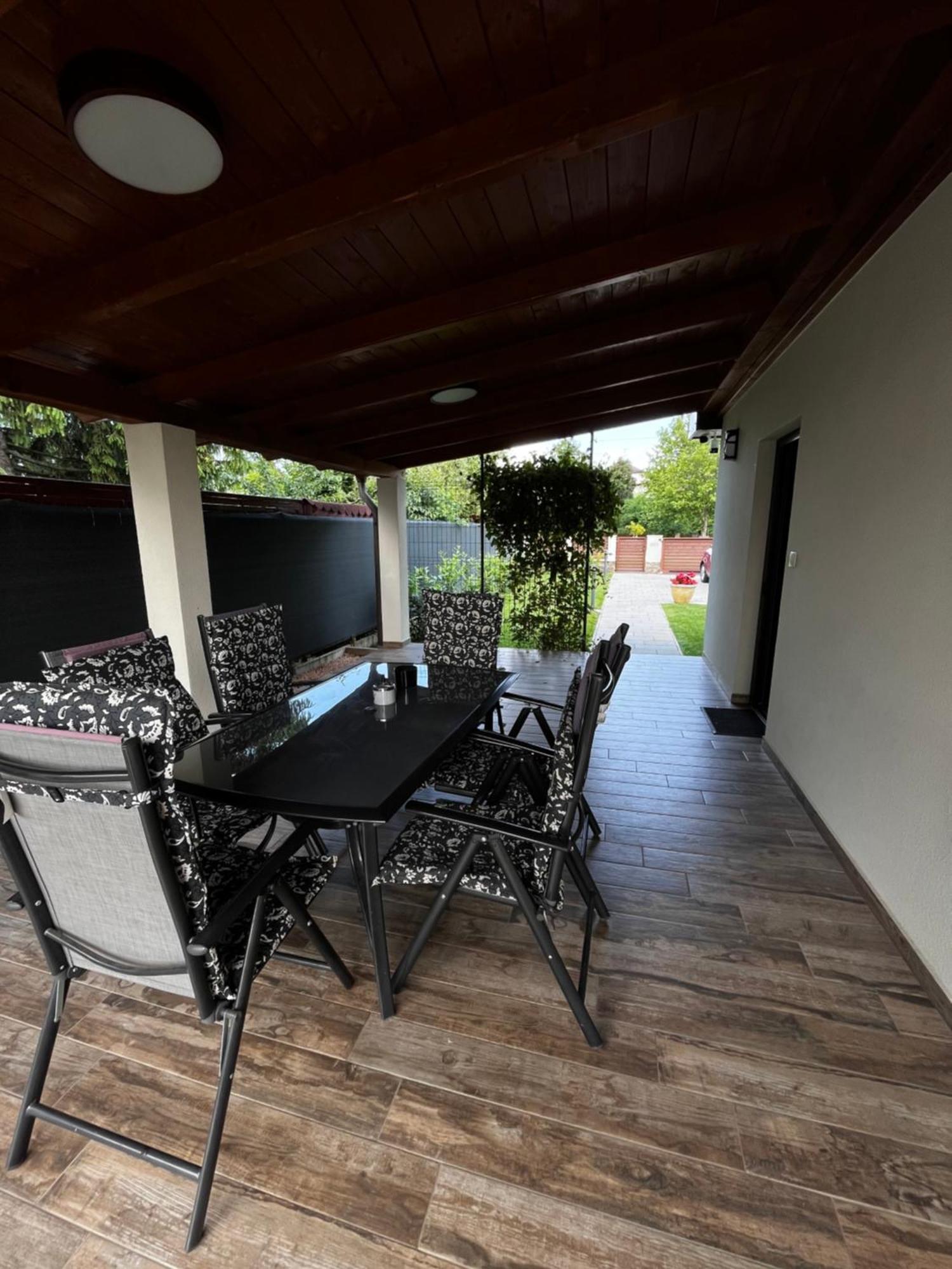 Laura Villa Balatonlelle Exterior photo
